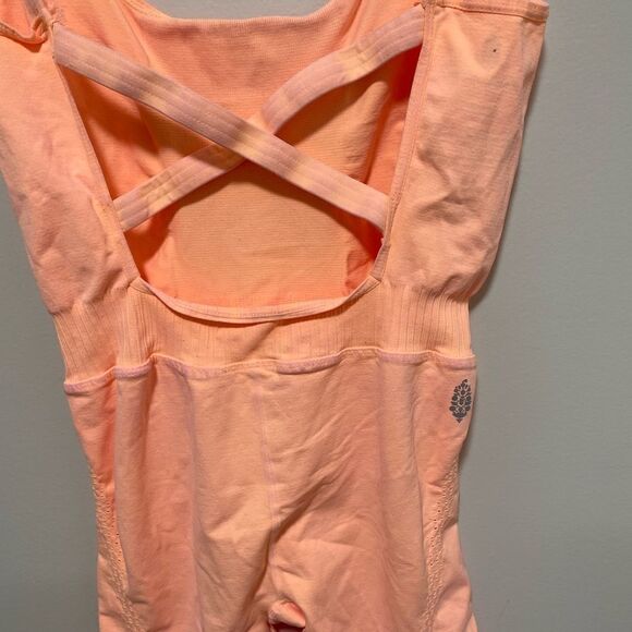 New FP Movement by Free People Good
Karma Bright Neon Orange size XS/S
And M/L - Picture 8 of 12
